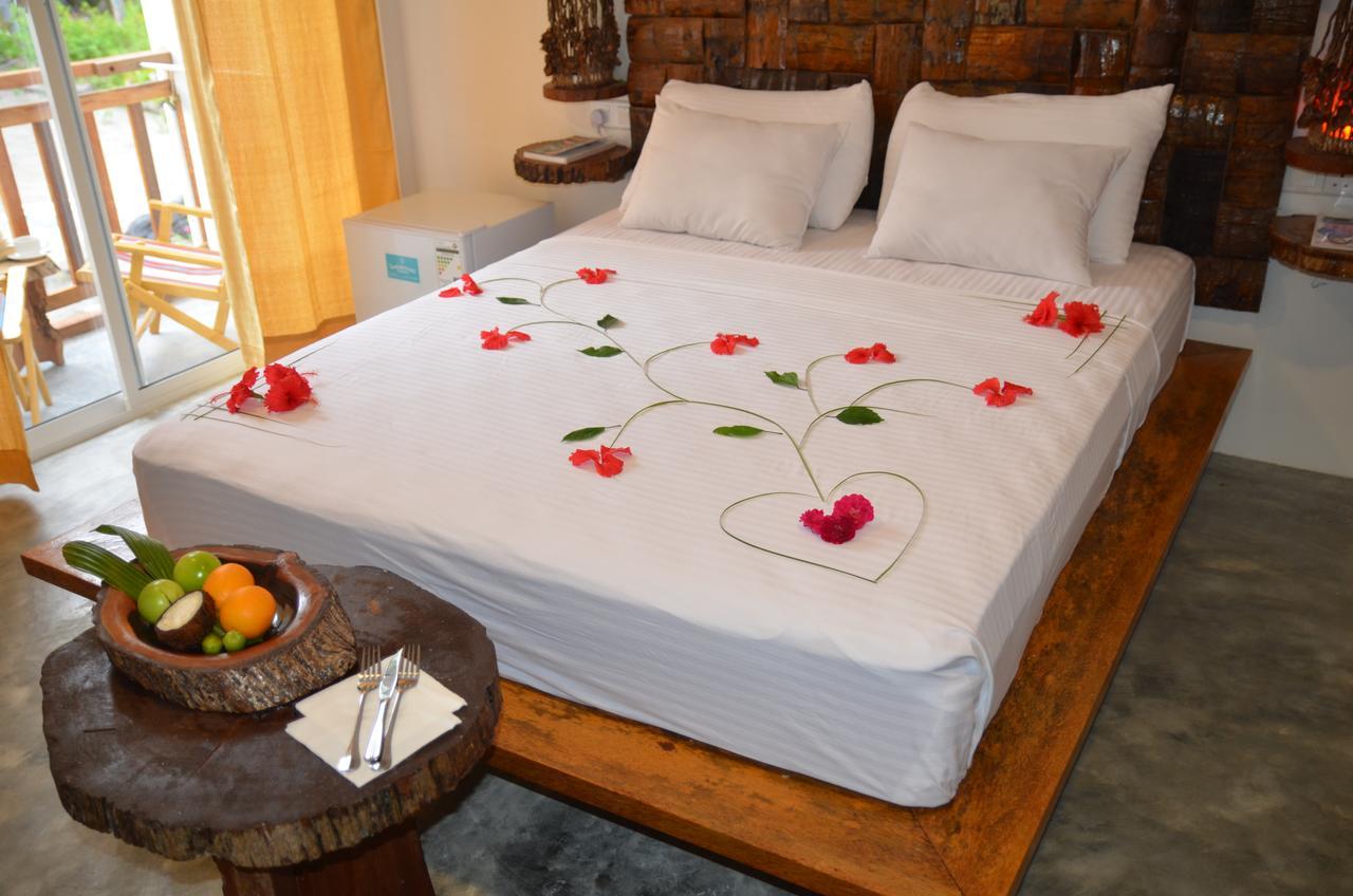Island Break Hotel Fulidhoo Exterior photo